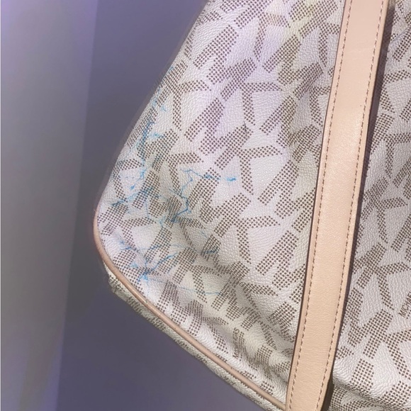 Michael Kors purse - Picture 2 of 3